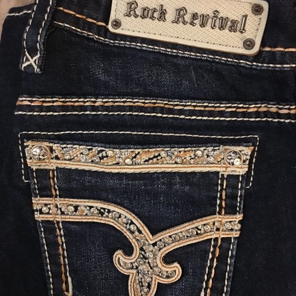 ROCK REVIVAL SHERRY BOOTCUT SWAROVSKI JEANS - size 27 but run big - Picture 1 of 12